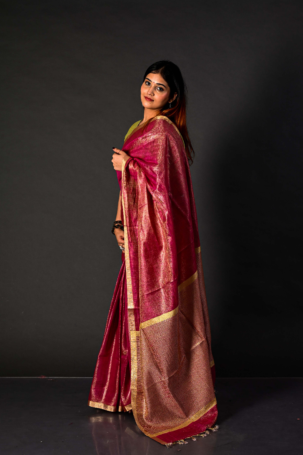 Tissue linen Handwoven Wine Linen Saree
