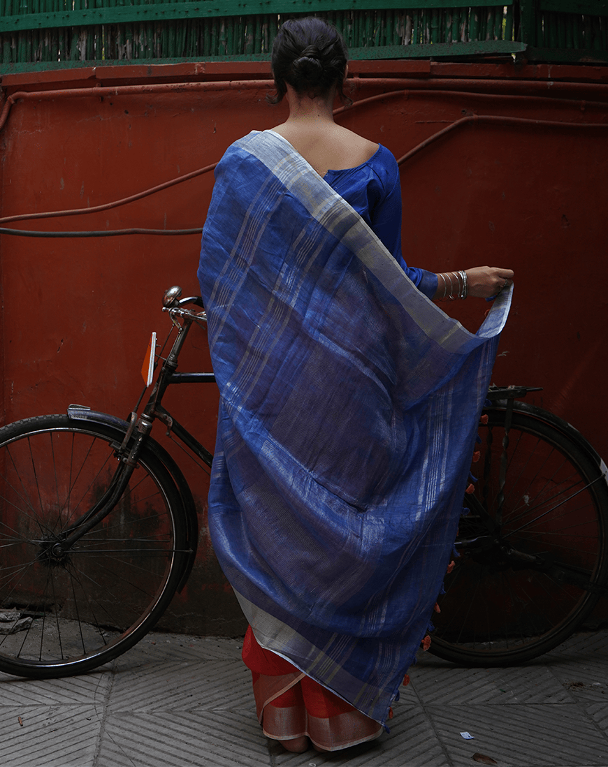 Red Contrast Pallu Linen Saree: Elegance in Red