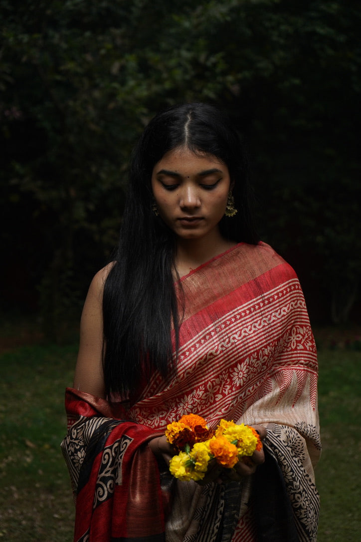 RED AND BLACK PRINTED TUSSAR GICCHA SILK SAREE