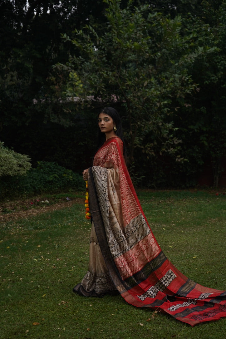 RED AND BLACK PRINTED TUSSAR GICCHA SILK SAREE