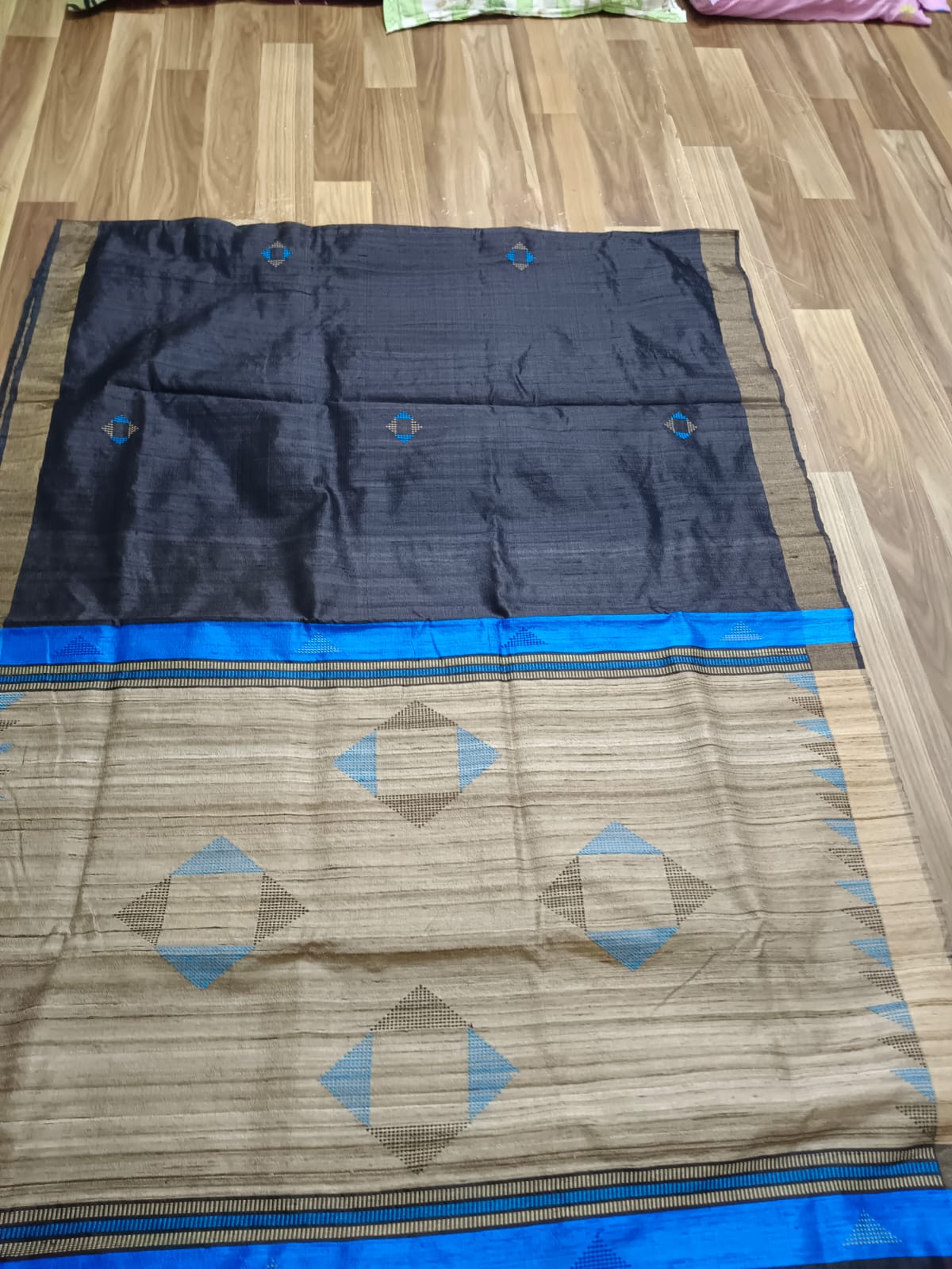 Handloom Enchanting Blue Border Tussar Silk Saree with Triangle Pattern