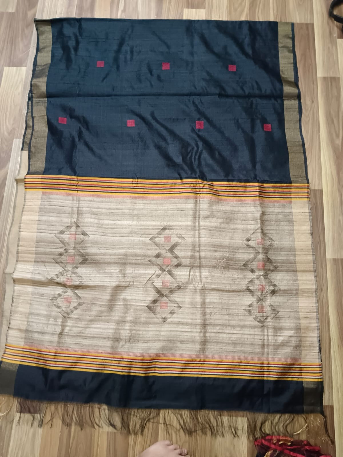 Handweaved Sophisticated Natural color Border Tussar Silk Saree"