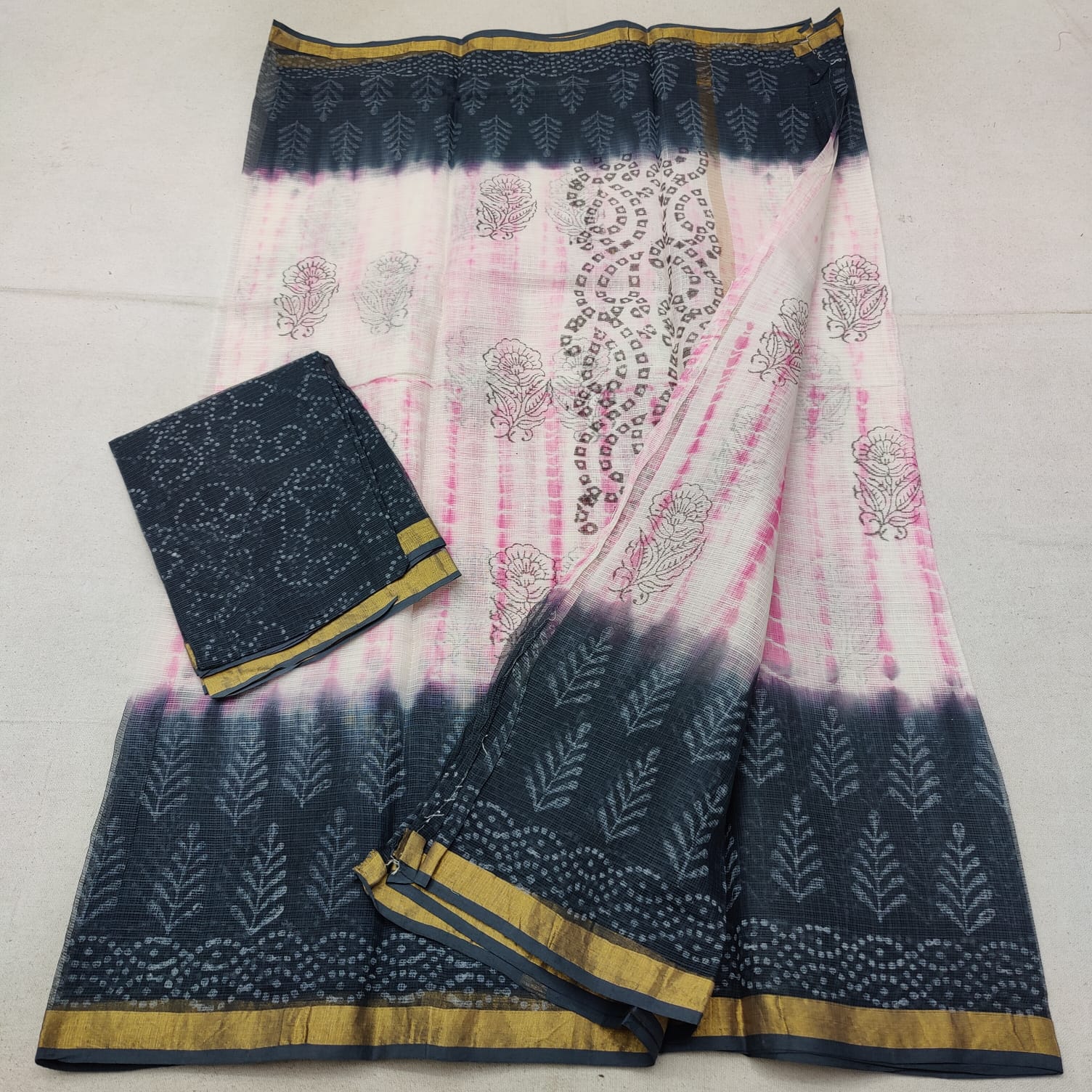 Beautiful Leaf Motif Border & Contrast Body Block Printed Cotton Slub Saree: