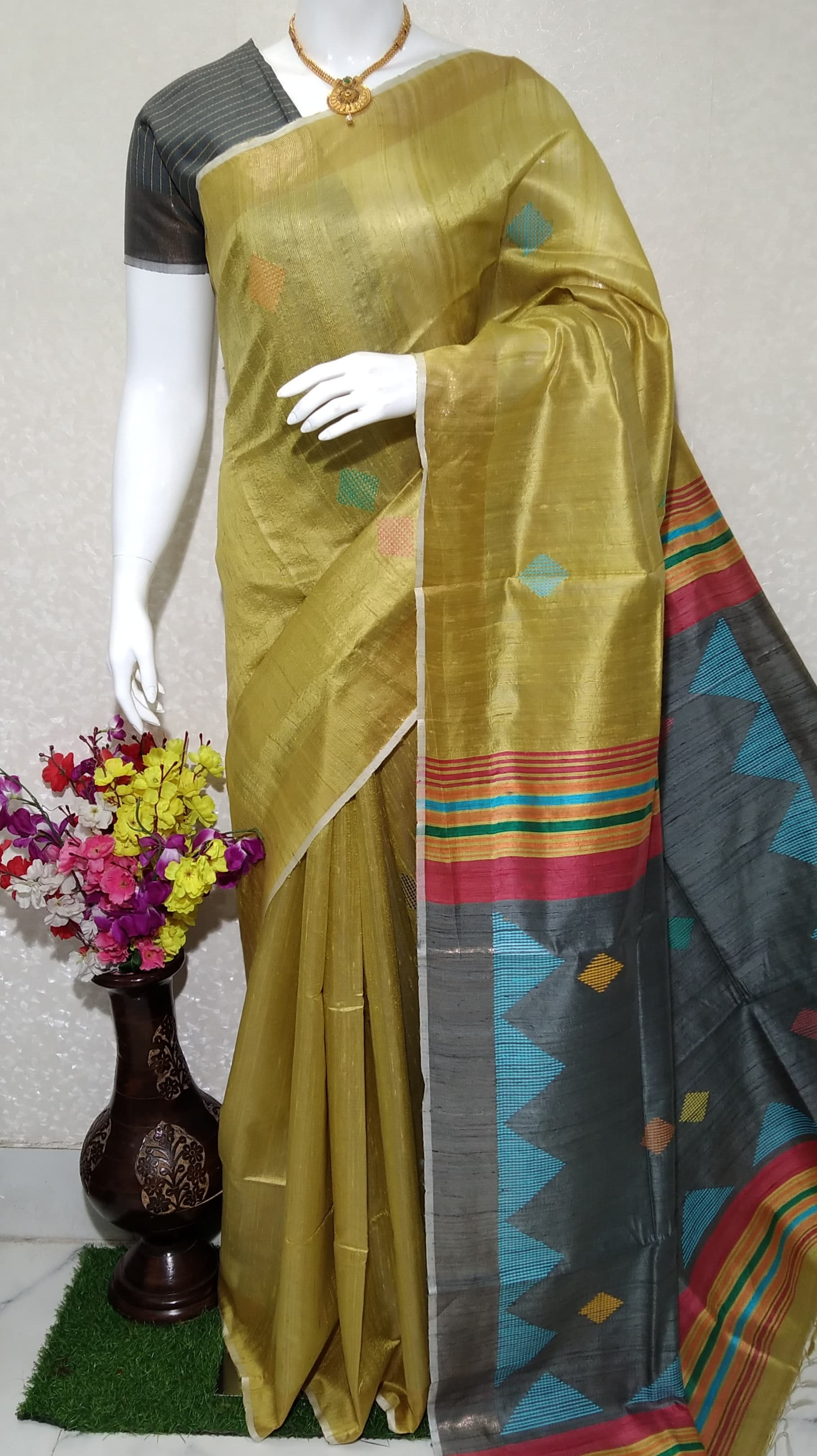 Black - Handloom Tussar Silk Zari Border Bhagalpuri Saree 07