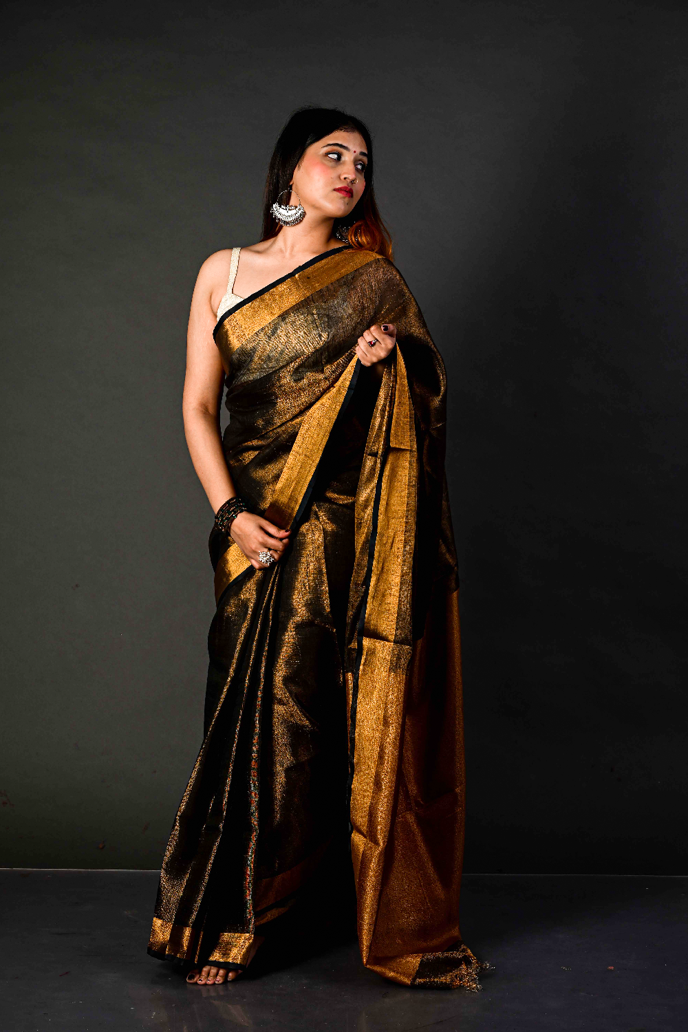 Handwoven Charcoal Black & Antique Gold Tissue Linen Saree – Bhasha Bharat