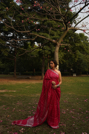 Eco-Friendly Pink Check Design Linen Saree